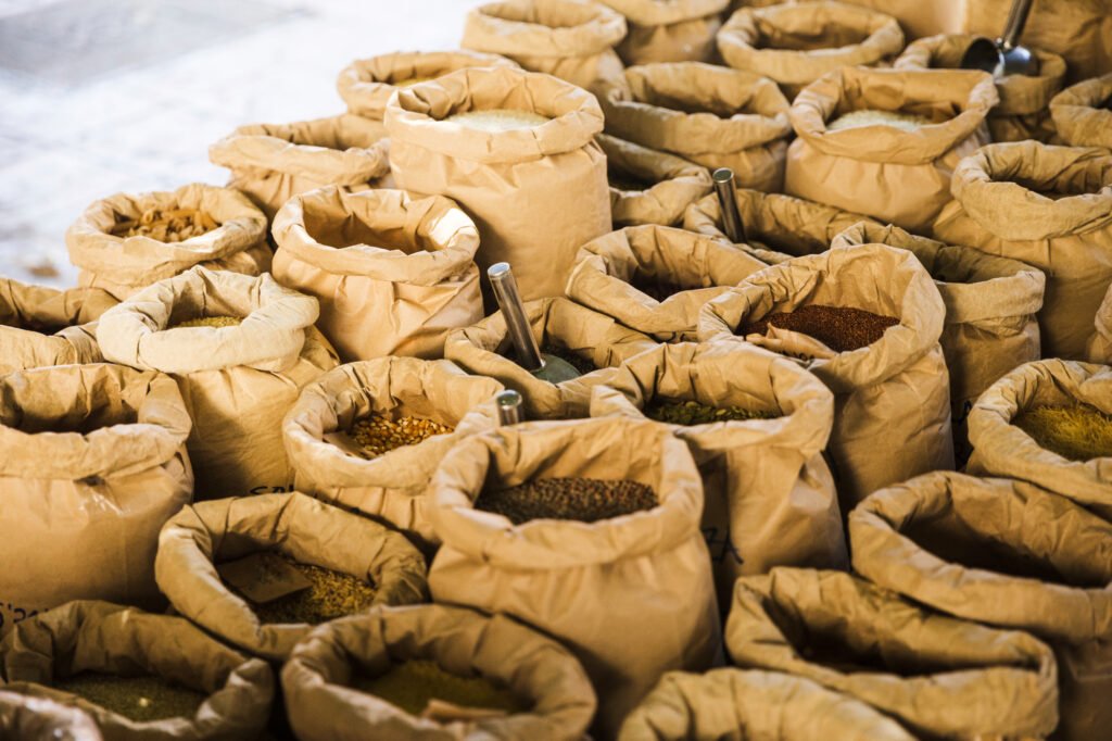 Sacs de céréales et grains en vrac, une alternative aux pièges de l'industrie alimentaire.